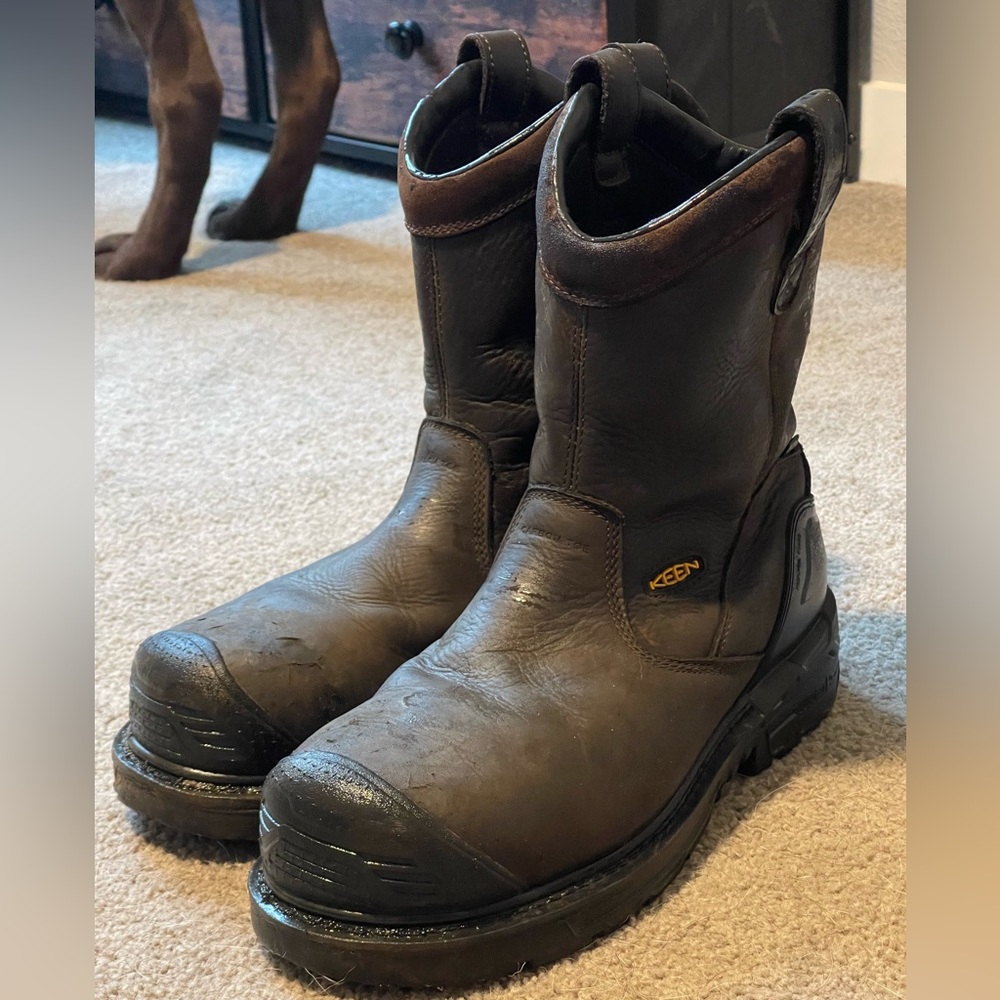 Mens Keen Boots. Size 9.5